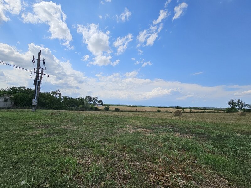Poienarii Burchii, judetul Prahova, teren 6.200 mp, langa primarie