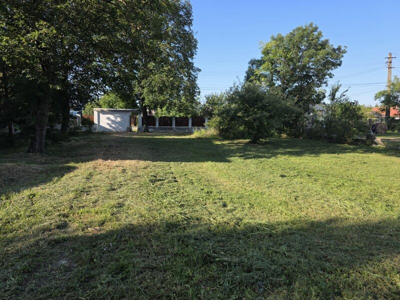 Poienarii Burchii, judetul Prahova, teren 6.200 mp, langa primarie